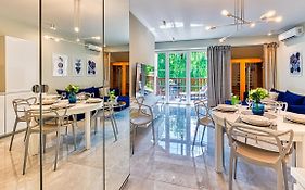 Apartamenty Centrum - Wyszyńskiego 9 by Royal Aparts
